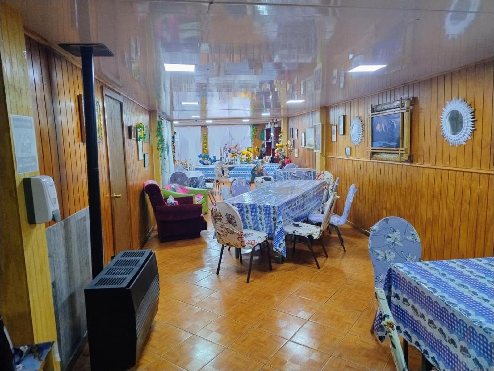 Hostal Y Residencial El Mundial Puerto Natales Ngoại thất bức ảnh