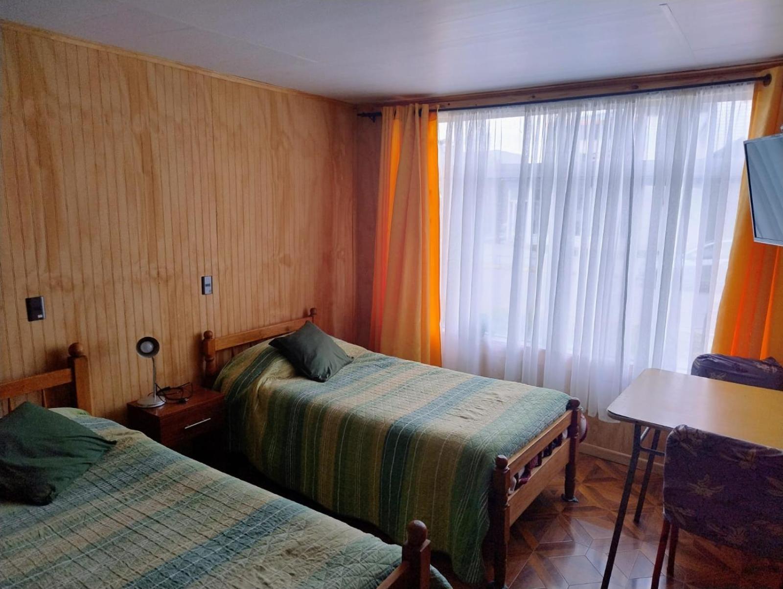 Hostal Y Residencial El Mundial Puerto Natales Ngoại thất bức ảnh