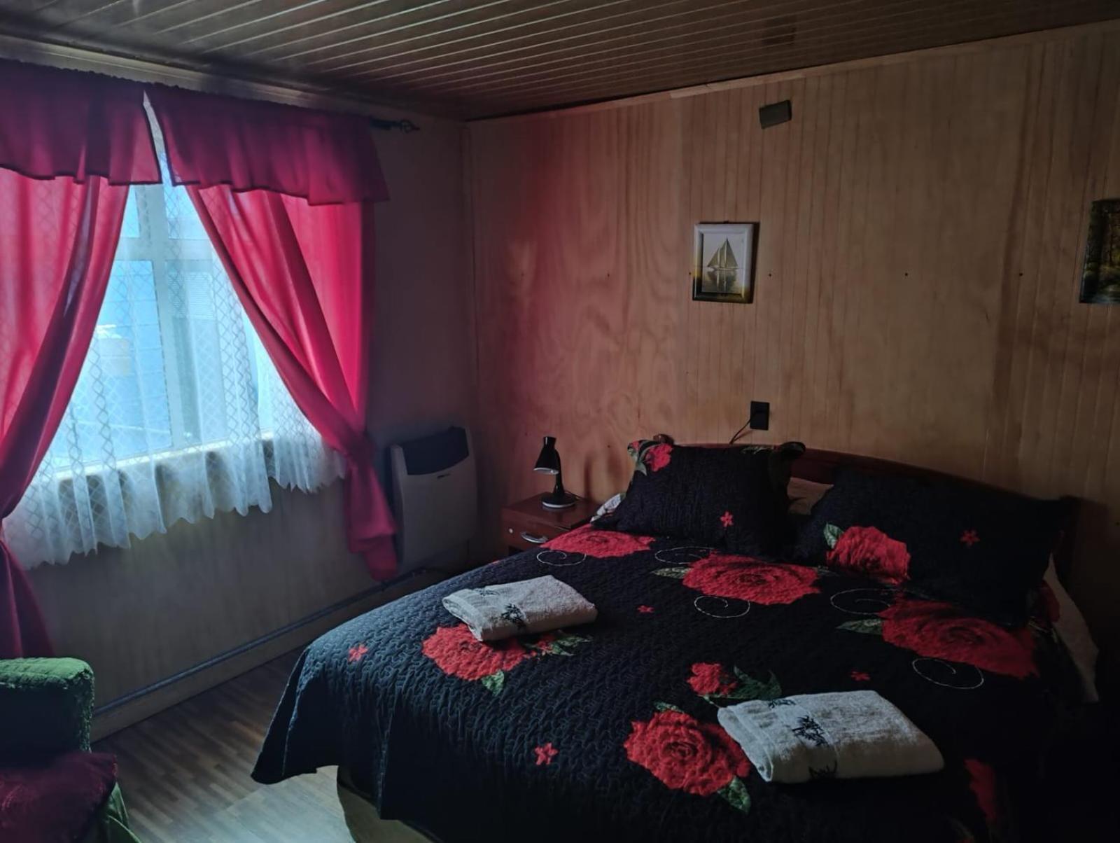 Hostal Y Residencial El Mundial Puerto Natales Ngoại thất bức ảnh