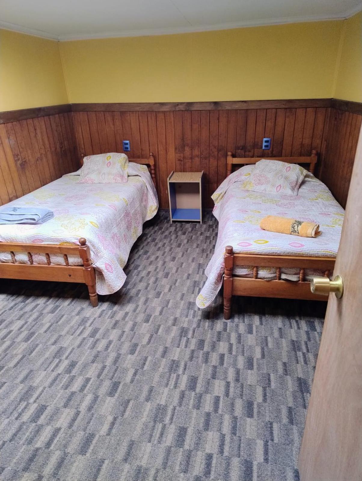 Hostal Y Residencial El Mundial Puerto Natales Ngoại thất bức ảnh